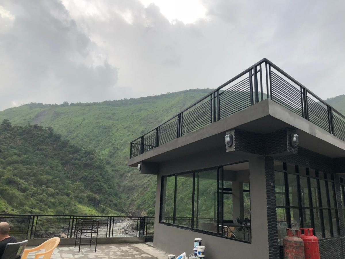Hotel La Orilla Muzaffarabad Exterior photo
