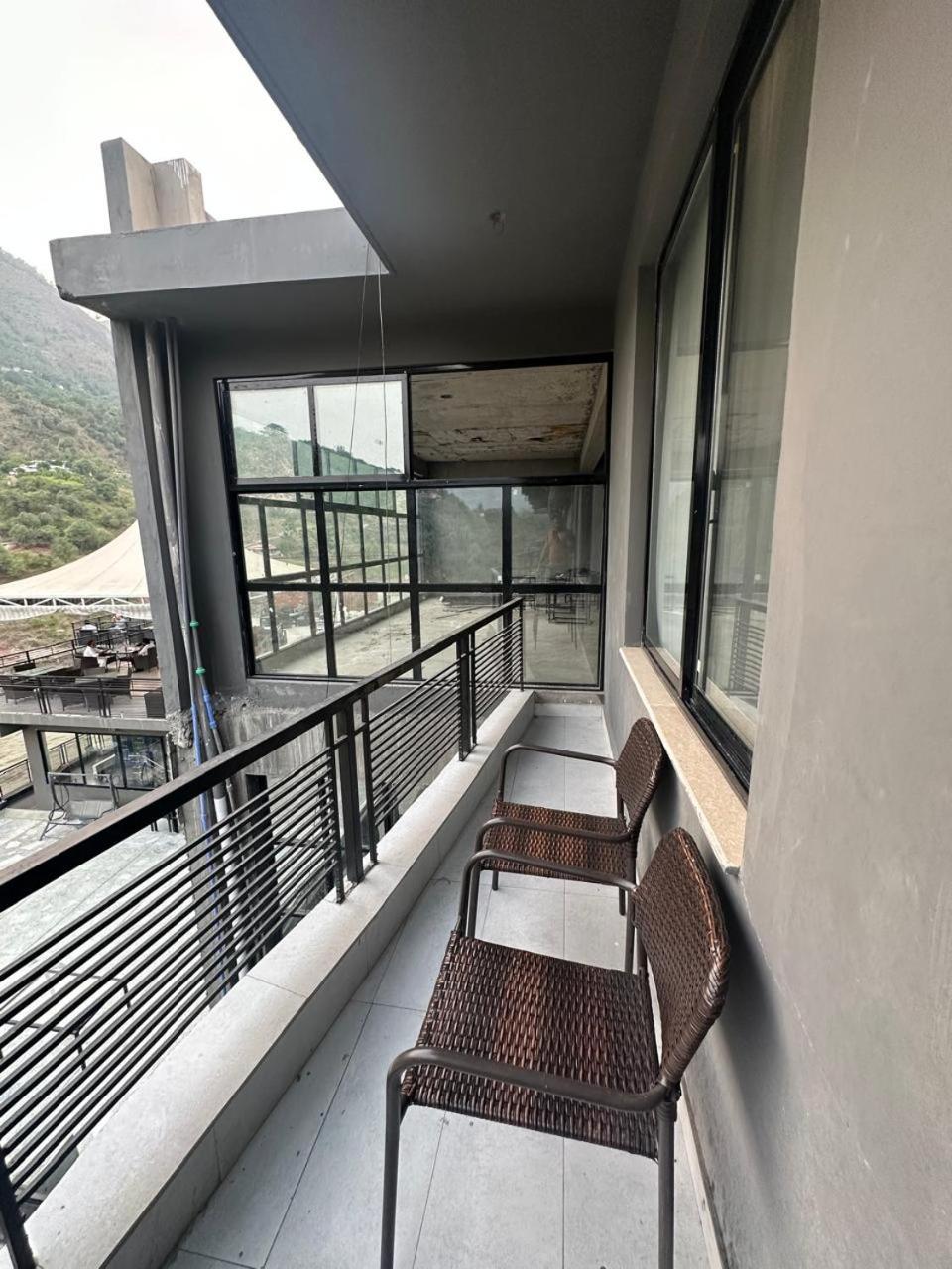 Hotel La Orilla Muzaffarabad Exterior photo